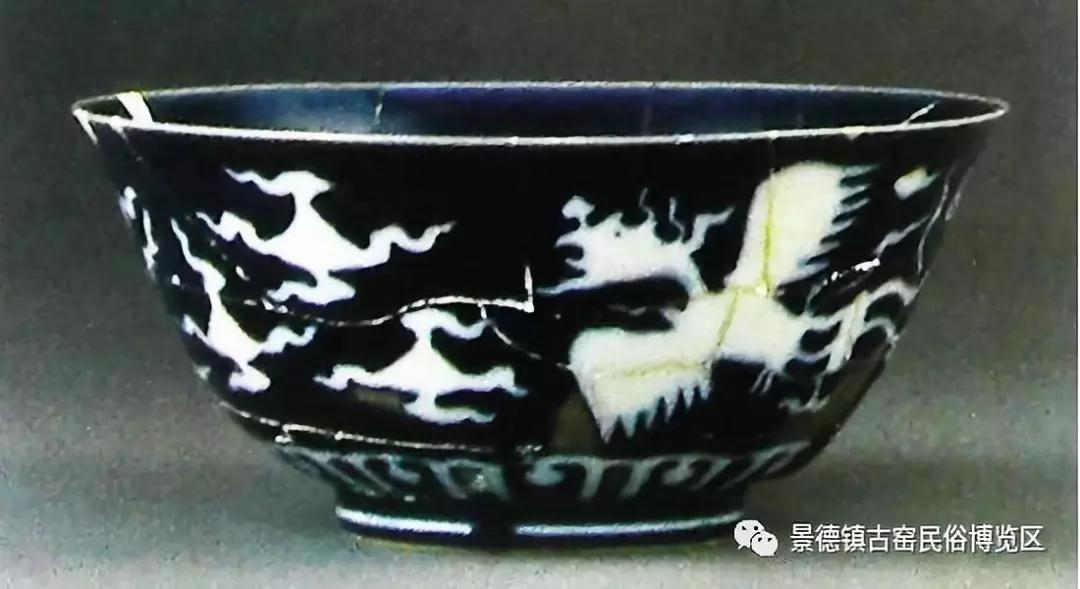 古窑讲堂】吕成龙：《明清官窑瓷器》（五十七）祭蓝釉：晶莹沉静之美 